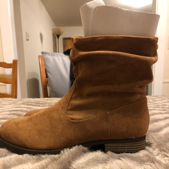 NWT Lane Bryant Suede Wide Calf Ankle Boots Size 8 - Picture 2 of 7
